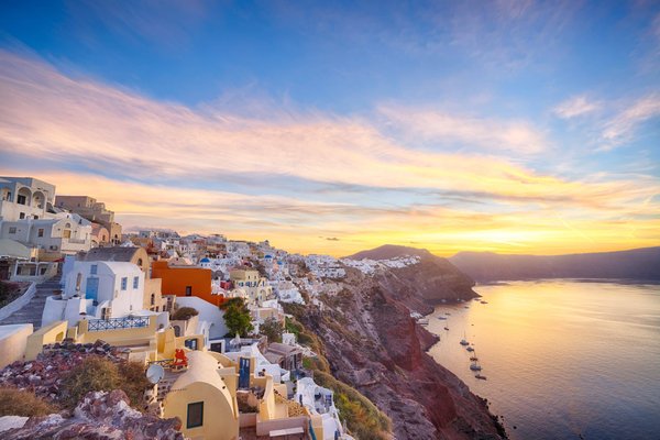 Comment créer une IA de personnage non-joueur crédible dans un jeu de simulation sociale ?